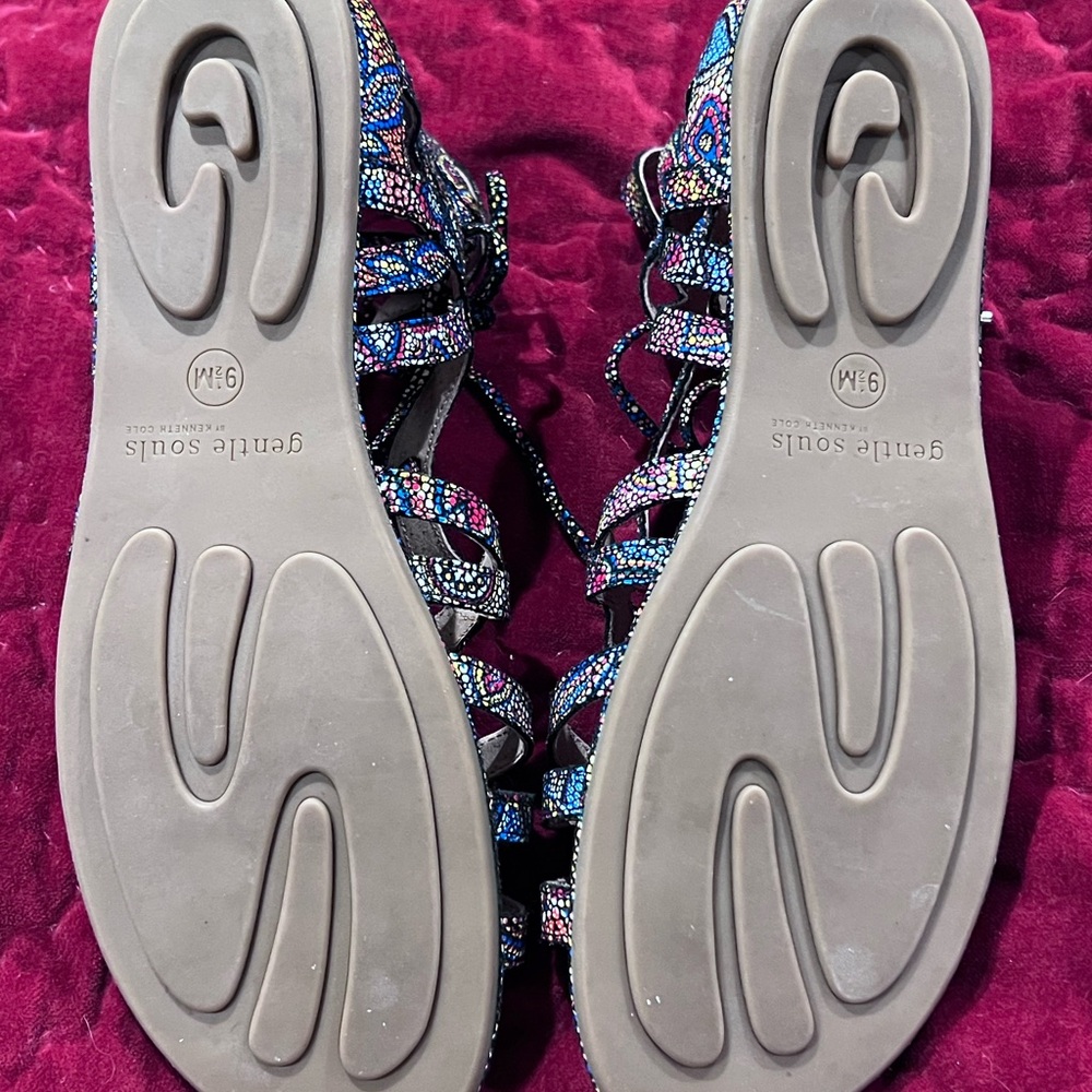 Gentle Souls by Kenneth Cole ‘Break My Heart’ Multicolor Strappy Women's Sandals - Picture 3 of 3